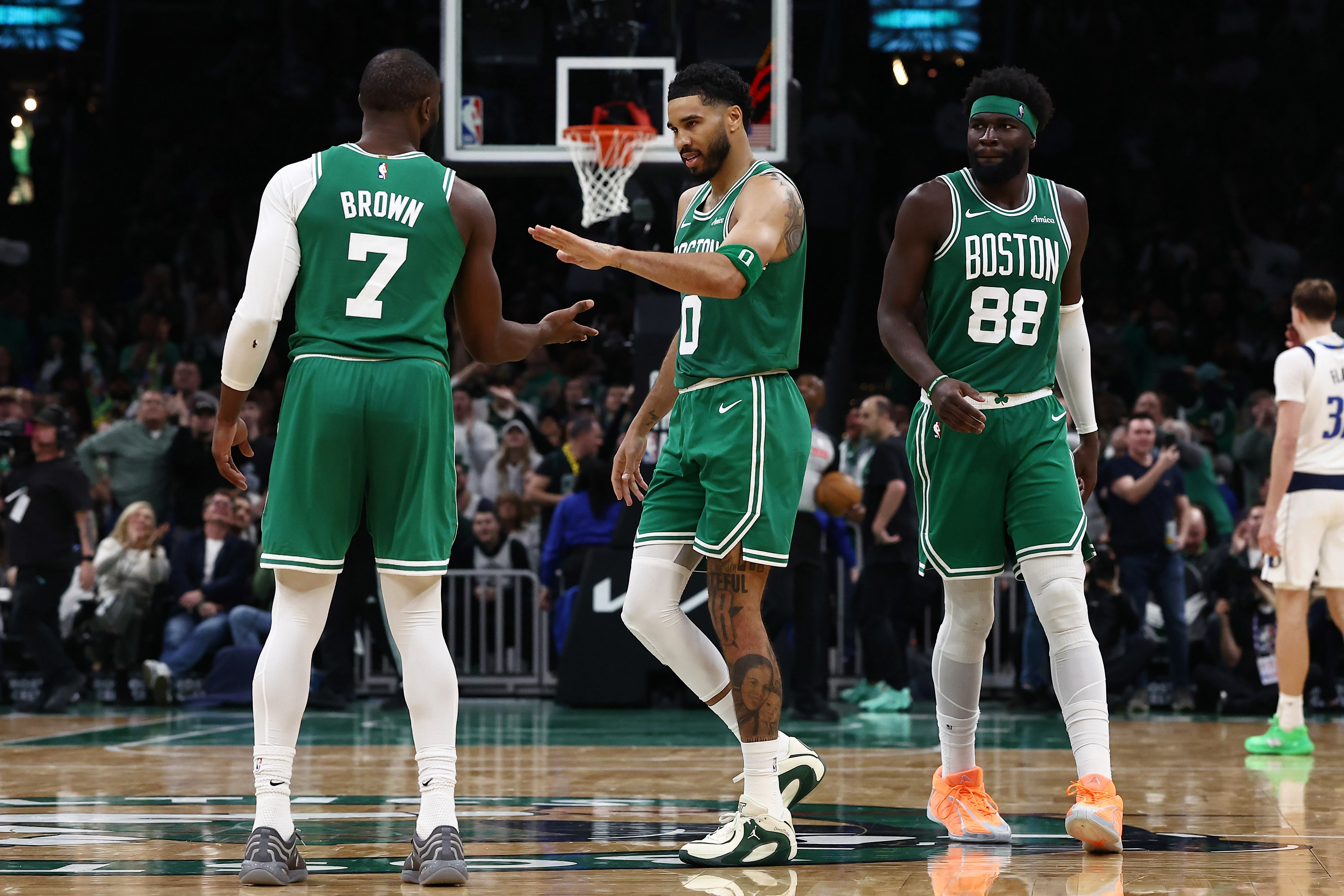 开云体育下载-NBA彩经:二番战火箭复仇湖人 绿军主场小胜勇士 快船擒下鹈鹕